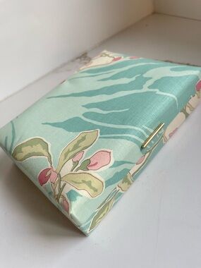 Avon 90s vintage floral earring box